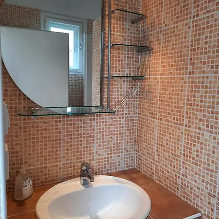 Parti Nyaralo בית נופש *