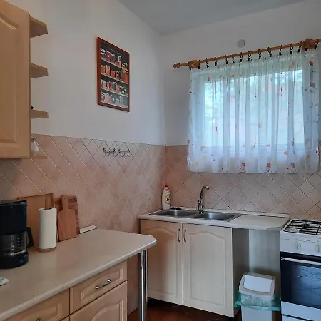 בית נופש Parti Nyaralo באלאטונפורד