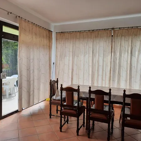 Parti Nyaralo בית נופש *