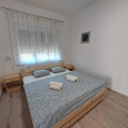 בית נופש Parti Nyaralo *