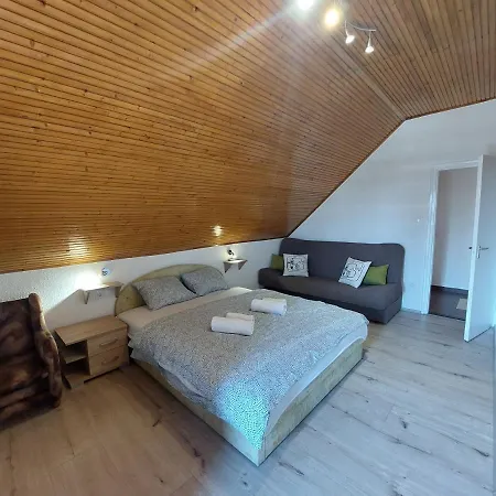 Holiday home Parti Nyaralo *