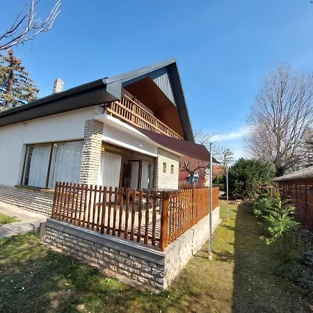 Parti Nyaralo בית נופש באלאטונפורד