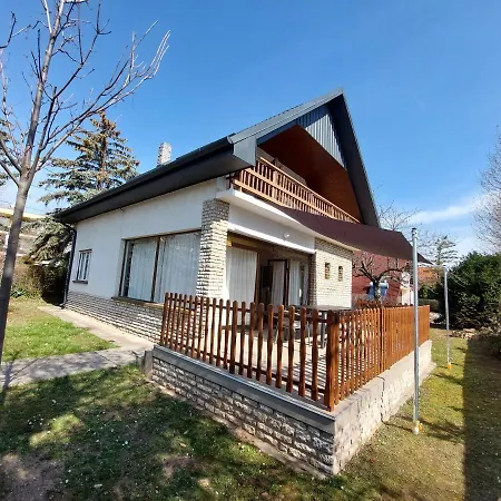 בית נופש Parti Nyaralo *