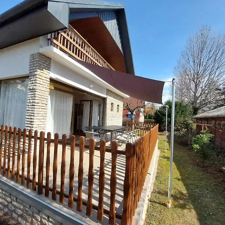 בית נופש Parti Nyaralo