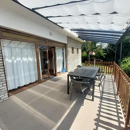 Parti Nyaralo * 블로톤퓌레드