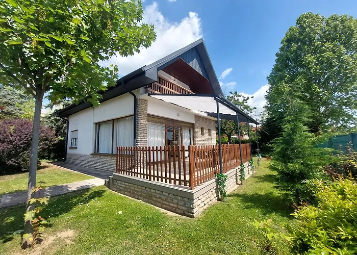 Parti Nyaralo * 블로톤퓌레드